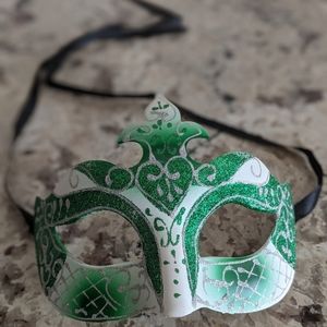 🌹 Mardi Gras New Orleans opera mask